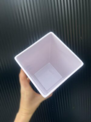 Biała wysoka kwadratowa osłonka 12cm